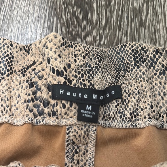 Stylish Snake Print Skirt - Picture 3 of 4